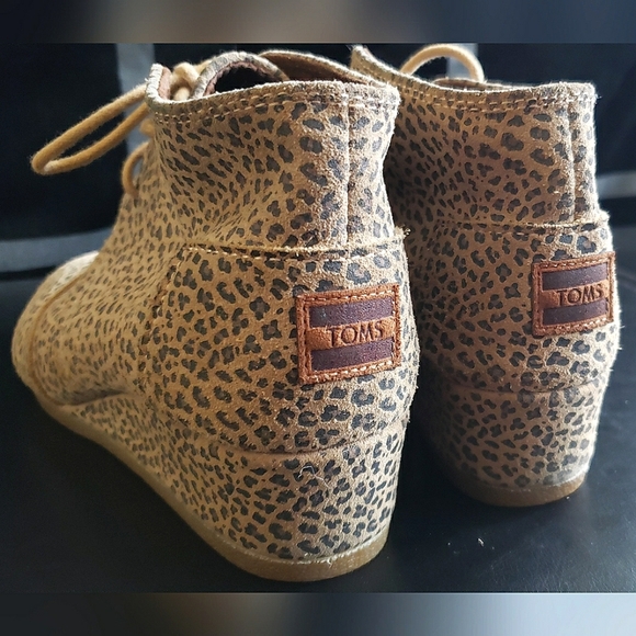 TOMS suede desert wedge cheetah - Picture 2 of 6